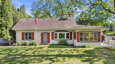 /international/us/w235s5479-big-bend-rd-waukesha-wi-110108394355/