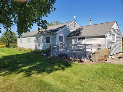 /international/us/5555-gardner-line-road-croswell-mi-110110176338/
