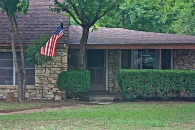 /international/us/305-bryan-street-glen-rose-tx-110100201722/