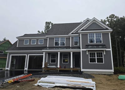 /international/us/14-tallarico-street-litchfield-nh-110107339567/