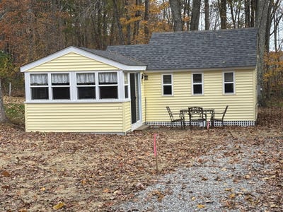 /international/us/34-gardner-lake-heights-salem-ct-110103365947/