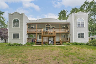 /international/us/7374-north-shore-drive-south-haven-mi-110102926092/