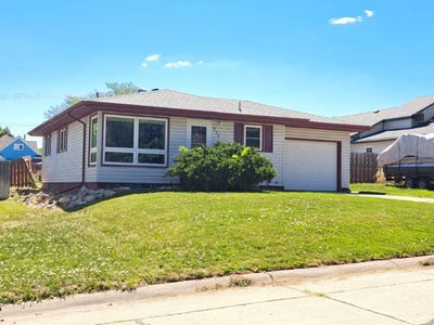 /international/us/506-spruce-street-chadron-ne-110108848476/