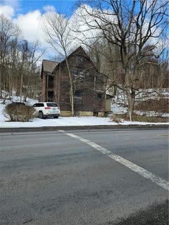 /international/us/937-larimer-ave-wilkins-twp-pa-110096976797/