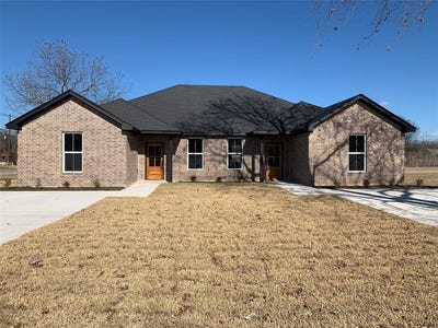 /international/us/113-15-van-buren-drive-mcgregor-tx-110108230050/