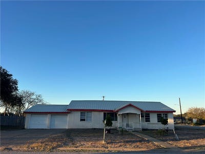 /international/us/516-stinson-street-freer-tx-110107894866/
