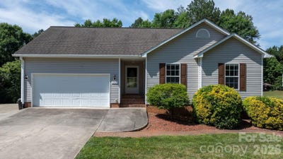 /international/us/4967-addison-lane-hickory-nc-110108409368/