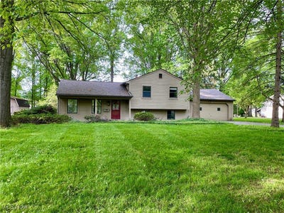 /international/us/435-bradford-drive-canfield-oh-110099604477/