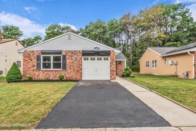/international/us/18-whitecap-way-brick-nj-110119967419/
