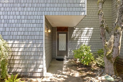 /international/us/530-n-hayden-bay-dr-portland-or-110108885532/