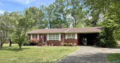 /international/us/703-adams-street-scottsboro-al-110107288033/
