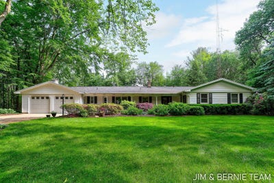 /international/us/8518-146th-avenue-west-olive-mi-110100478737/?lang=en