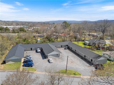 /international/us/1212-s-dunn-avenue-fayetteville-ar-110107963064/