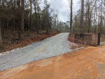 /international/us/terrell-street-greenville-al-110086236656/