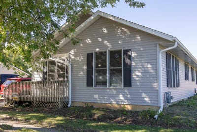 /international/us/100-adams-street-ridott-il-110120463713/