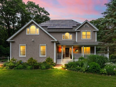 /international/us/9-santom-st-auburn-ma-110100940316/