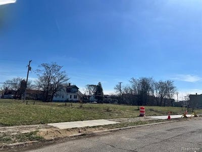 /international/us/13242-buffalo-street-hamtramck-mi-110091434319/
