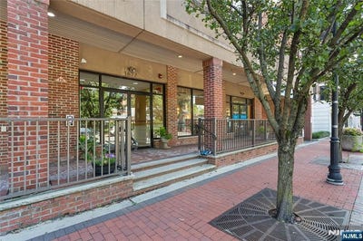 /international/us/1677-springfield-avenue-maplewood-nj-110120134122/