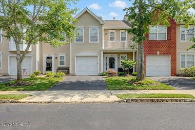 /international/us/82-wood-duck-court-freehold-nj-110106736971/