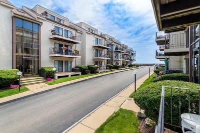 /international/us/461-ocean-boulevard-hampton-nh-110107085155/