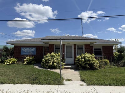 /international/us/405-union-street-lagrange-in-110105780669/