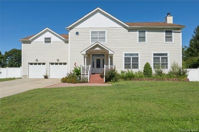 /international/us/471-southport-street-ronkonkoma-ny-110120029453/