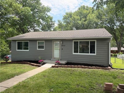 /international/us/4215-summit-street-leavenworth-ks-110100240670/