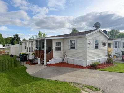 /international/us/n168w21700-main-street-jackson-wi-110108168152/