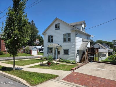 /international/us/222-n-caroline-street-ebensburg-pa-110101235619/