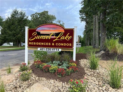 /international/us/65-sunset-lake-circle-coventry-ri-110106538343/