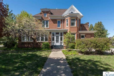 /international/us/800-center-street-new-ulm-mn-110107985770/