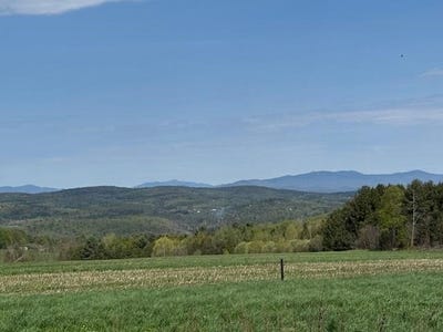/international/us/389-young-road-williamstown-vt-110107539326/