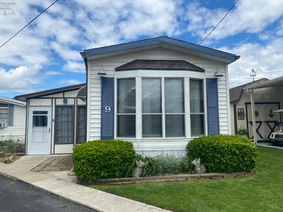 /international/us/8175-north-shore-boulevard-marblehead-oh-110099716125/
