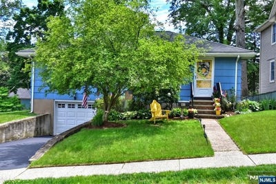 /international/us/90-grove-street-waldwick-nj-110108388918/