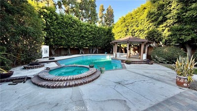 /international/us/63-sparrowhawk-irvine-ca-110120482170/