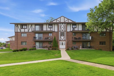 /international/us/11012-s-theresa-circle-palos-hills-il-110108426245/
