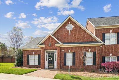 /international/us/100-warrington-place-rock-hill-sc-110106619726/