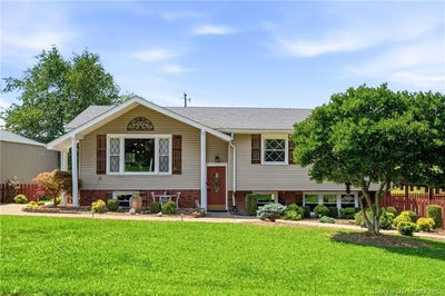 /international/us/4593-raymond-road-ne-corydon-in-110109666628/