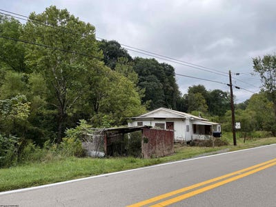 /international/us/9738-buckhannon-pike-lost-creek-wv-110101937736/