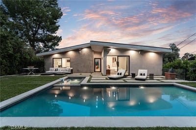 /international/us/22268-avenue-san-luis-woodland-hills-ca-110103755377/