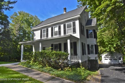 /international/us/184-main-street-delaware-water-gap-pa-110119907101/