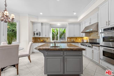 /international/us/2997-beverly-glen-cir-los-angeles-ca-110097815512/