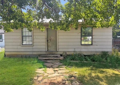 /international/us/1220-maple-street-graham-tx-110107241326/
