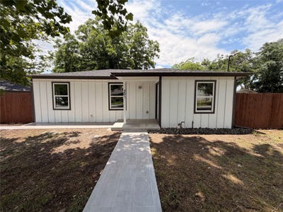 /international/us/307-n-4th-street-crandall-tx-110108258868/