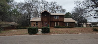 /international/us/1003-james-st-ozark-al-110097344610/