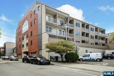 /international/us/545-39th-street-union-city-nj-110106123957/
