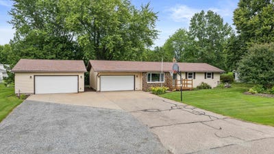/international/us/2330-court-street-plover-wi-110101214670/