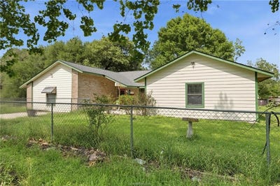 /international/us/6024-highway-36-n-brenham-tx-110107634203/