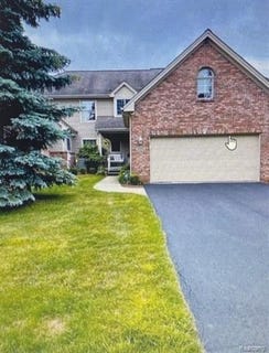 /international/us/8095-woodstone-court-grand-blanc-twp-mi-110108635216/