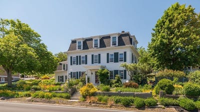 /international/us/84-granite-st-84-rockport-ma-110108916048/